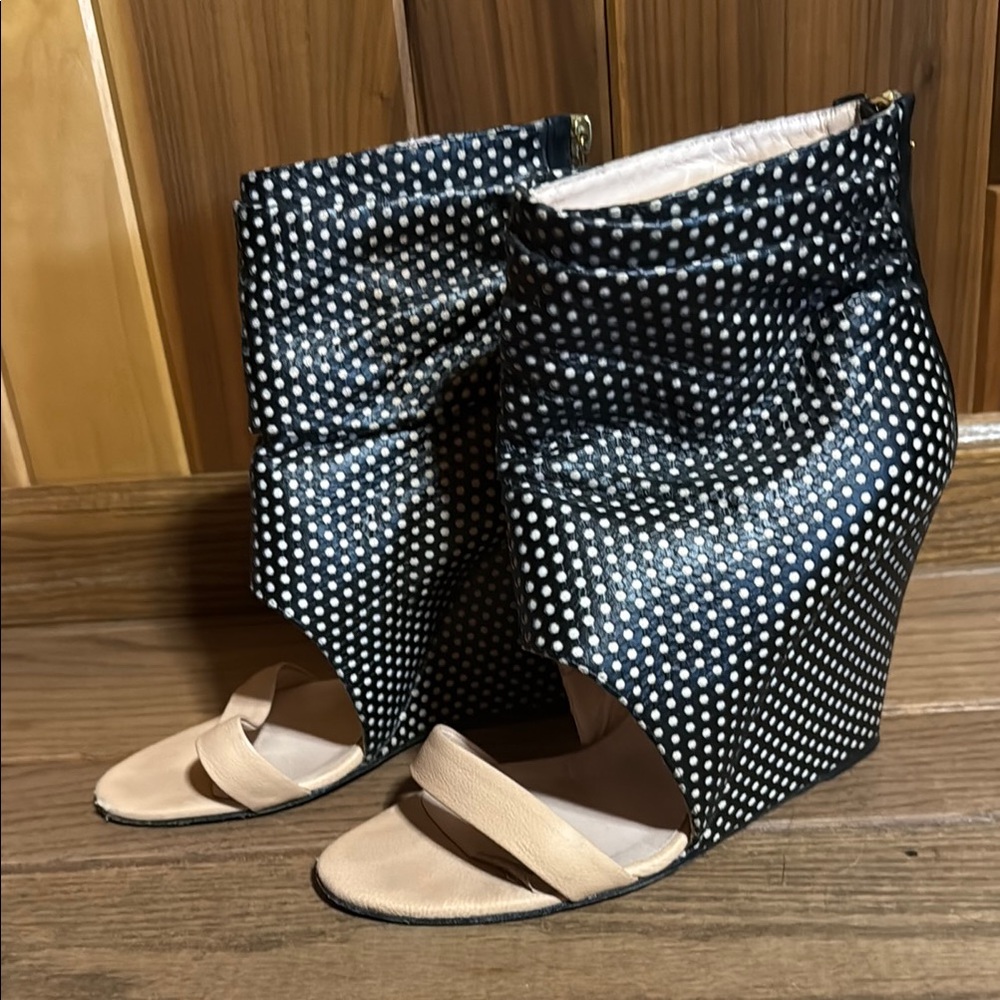 Jerome Dreyfuss Black and Nude Heels with Polka Dot Design - Picture 5 of 6